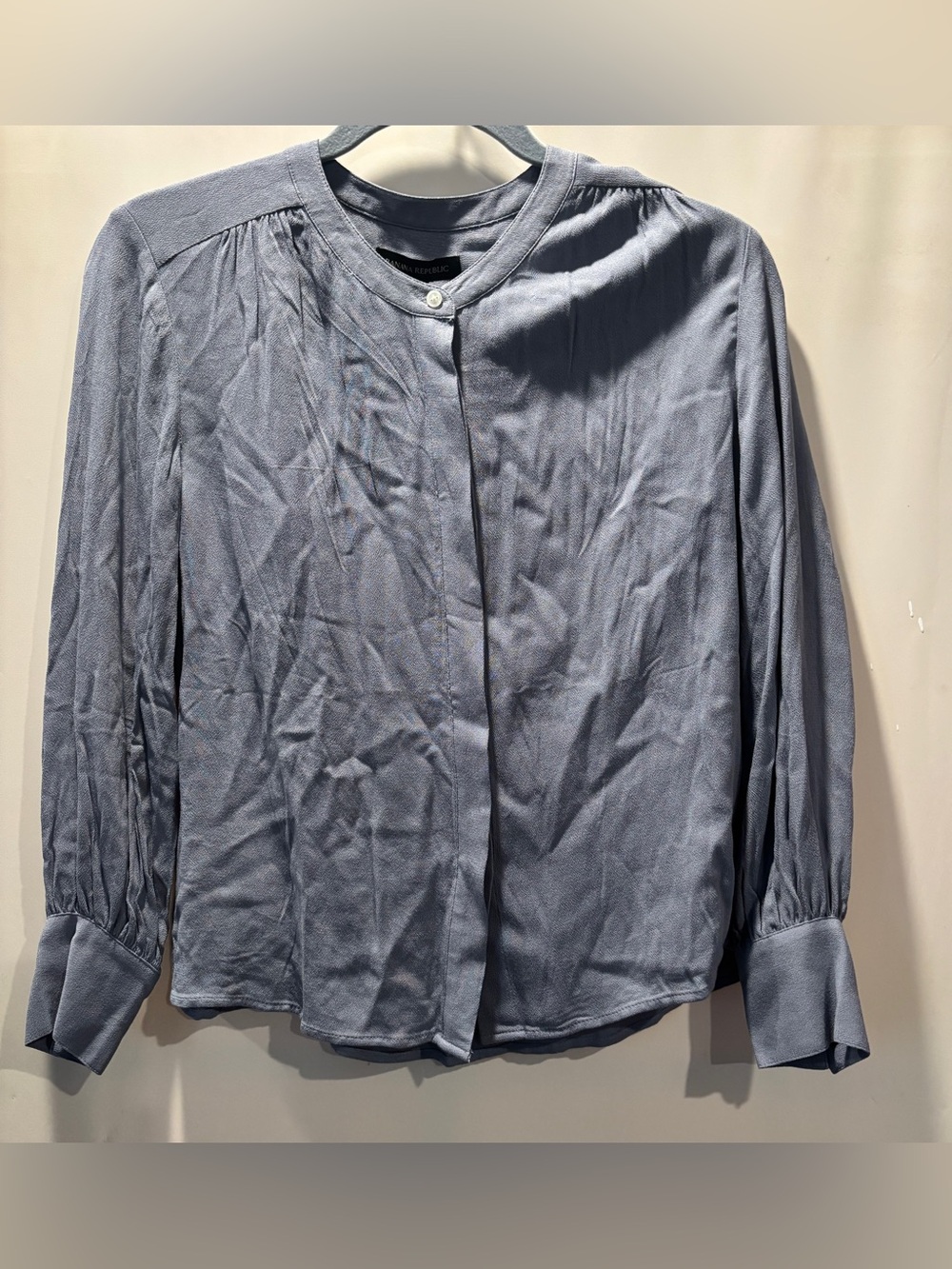 NWT Banana Republic Gray 100% Rayon Long Sleeve Button-Up Shirt Petite Size XS